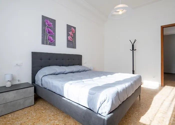 Guesthost - Casa Di Maty 3 Специя